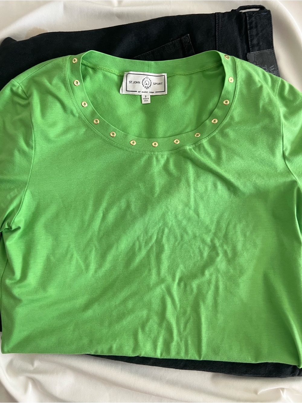 St. John Sport Green Tee ✨💚